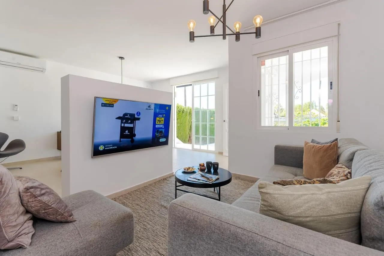 Modern Villa With Heated Pool & Bbq Next To The Beach Marbella 0*,