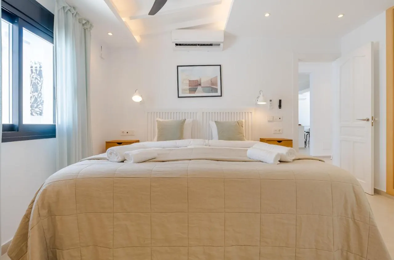 Modern Villa With Heated Pool & Bbq Next To The Beach Marbella